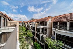 Holland Link (D10), Terrace #503034721